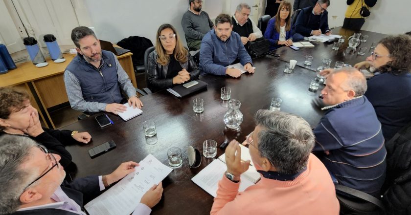 Docentes de Entre Ríos acordaron un aumento del 20% en septiembre pero el diálogo va a continuar porque consideran que los salarios están lejos de superar a la inflación