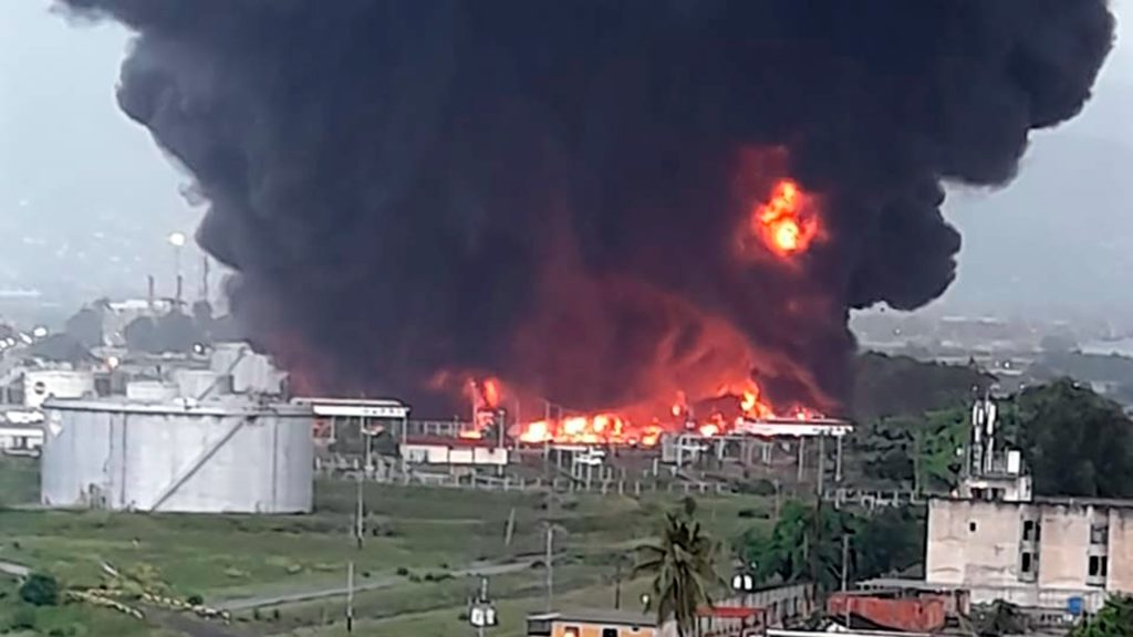 Tras la explosión en la refinería de Neuquén que dejó 3 operarios muertos, mejorarán las condiciones de seguridad del sector petrolero