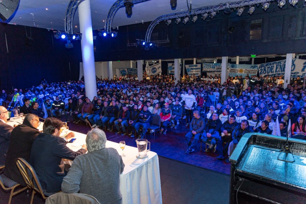 Aveiro arrasó en la asamblea de Junta Electoral y se encamina para retomar el control del gremio químico más importante del país