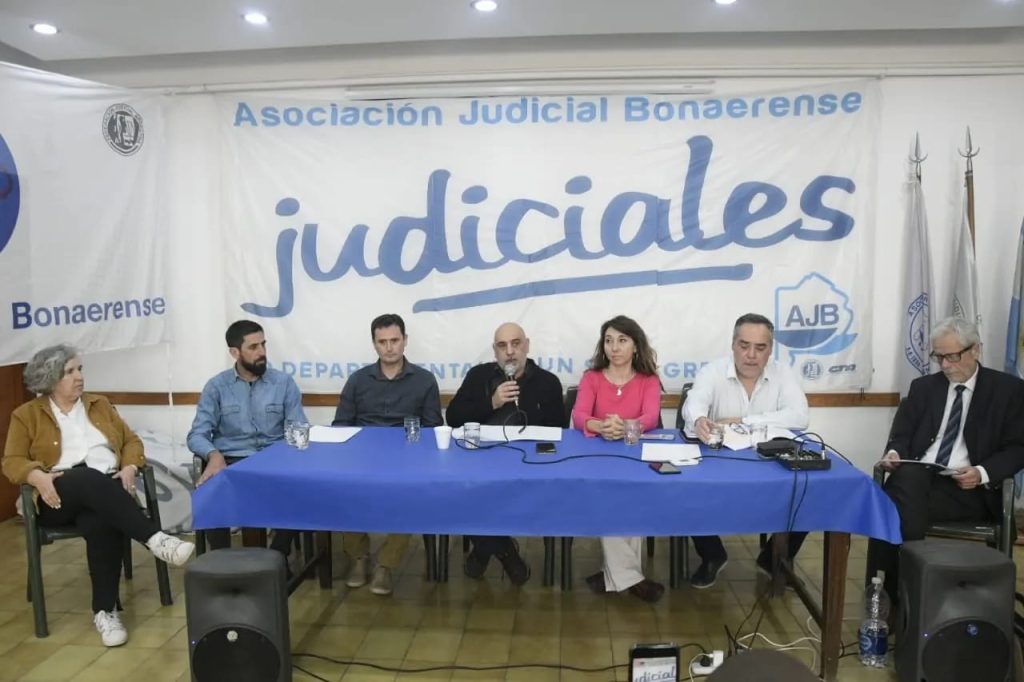 Los judiciales bonaerenses denunciaron penalmente a la fiscal Albisu por abuso de autoridad e incumplimiento de los deberes de funcionario público