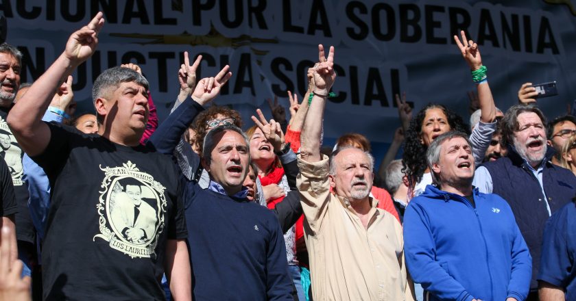 #17OPlazaDeMayo Máximo Kirchner le respondió a Daer: «El desafío no es pedir lugares en las listas y después cuando tienen que votar en contra de los fondos buitres, no aparecen»