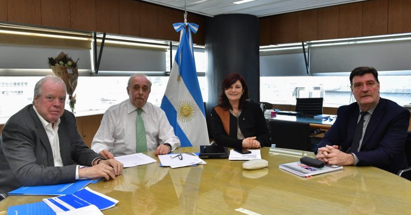 En su primera definición como ministra, «Kelly» Olmos ratificó la continuidad de todos los Secretarios del Ministerio de Trabajo