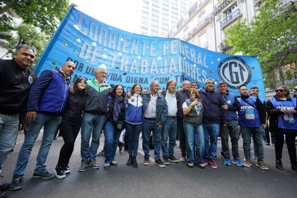 Con la firma de todos los diputados de extracción sindical, Palazzo presentó un Proyecto de ley para duplicar el monto a partir del cual se empieza a pagar Impuesto a las Ganancias