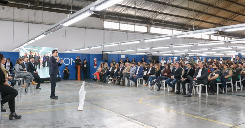 «Wado» De Pedro y Quintela inauguraron una planta textil que dará empleo a 320 personas en La Rioja