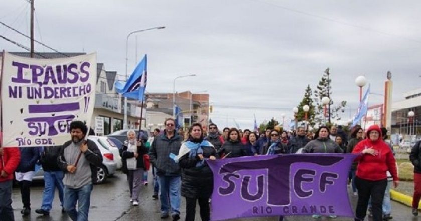 Los docentes de Tierra del Fuego se suman al selecto grupo de gremios que consiguieron 100% de aumento en paritarias