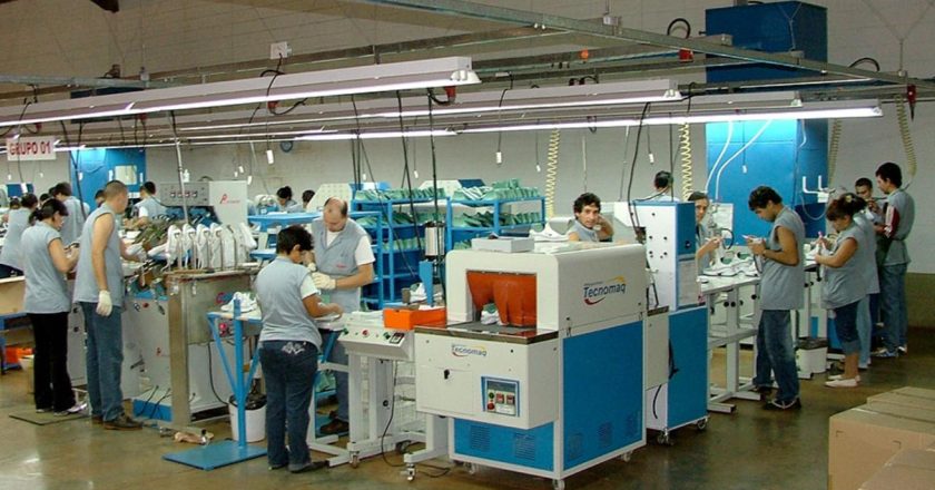 Por la crisis de importaciones, hay 500 empleos en riesgo en la industria textil deportiva