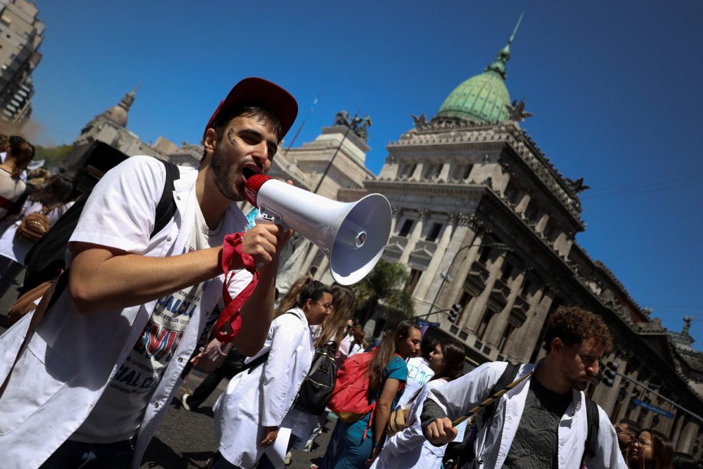 #CrisisDeLaSaludPorteña Paran y movilizan todos los gremios que representan a los trabajadores de la salud, residentes y concurrentes