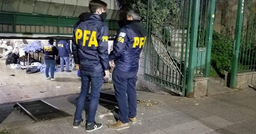 #TrabajoEsclavo La Policía Federal rescató a una mujer y a su hijo víctimas de trata de personas en un taller textil