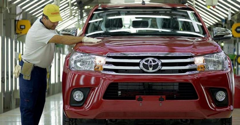 #AHORA Tras un acuerdo con el SMATA, Toyota incorporará un tercer turno en su planta de Zárate y sumará 2 mil nuevos empleos directos