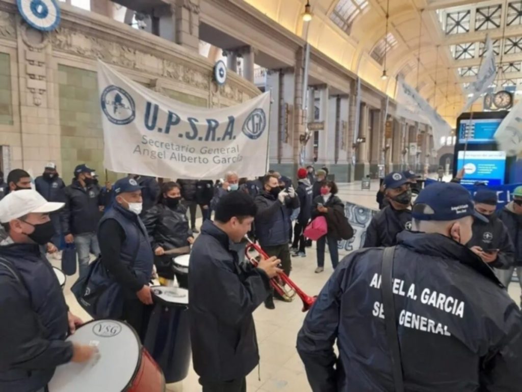 Primeros chispazos por el pago del bono que decretó el Gobierno: los empresarios de seguridad no quieren pagarlos y el gremio se declara en estado de alerta y movilización