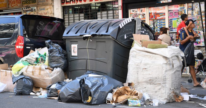 Moyano le reclama a Larreta un pago adicional para los recolectores porteños por juntar los residuos desparramados por los cartoneros y avisa: «Una vez más van a pagar los vecinos»