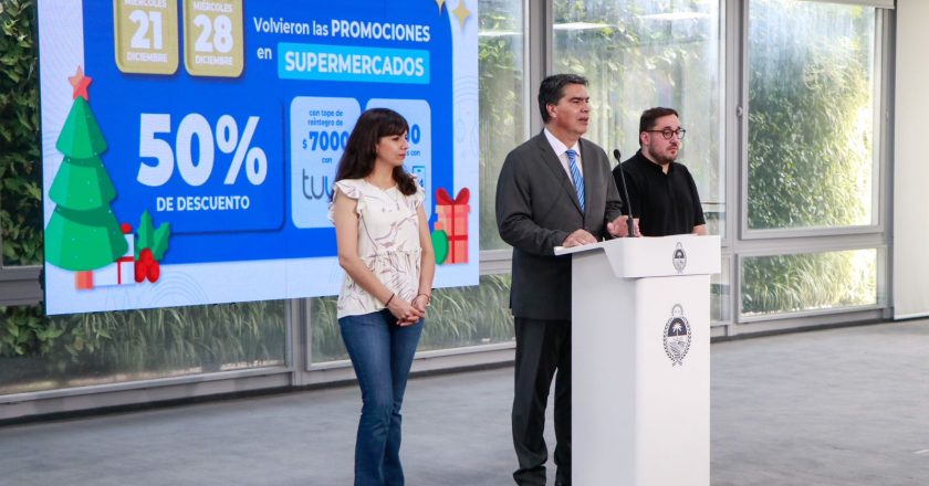 Capitanich anunció bono de fin de año de 20 mil pesos para toda la administración pública chaqueña y descuentos en supermercados