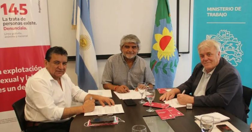 Voytenco y Correa firman un convenio para prevenir la trata laboral en campos de la provincia de Buenos Aires