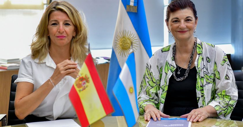 Olmos se reunió con la Vicepresidenta de España Yolanda Díaz: «Los derechos laborales son la columna central de la democracia»
