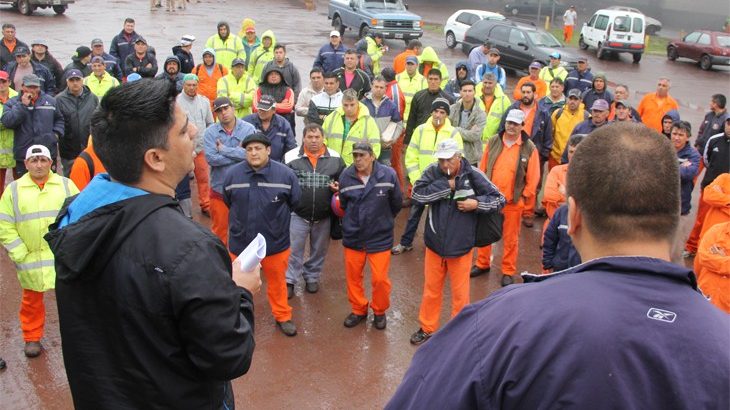 Por los cientos de despidos en el puerto rosarino, Maturano declara en estado de alerta y sesión permanente a la UGATT