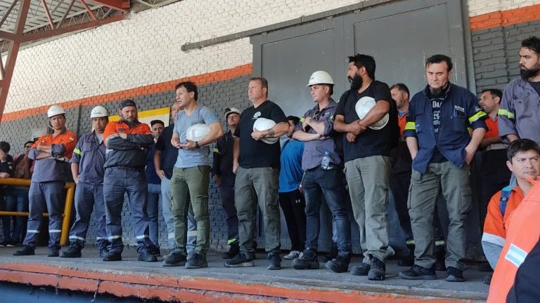 #EXCLUSIVO Desde Acindar le meten presión a la paritaria de los siderúrgicos, vuelven a parar la acería y definen una huelga total desde mañana