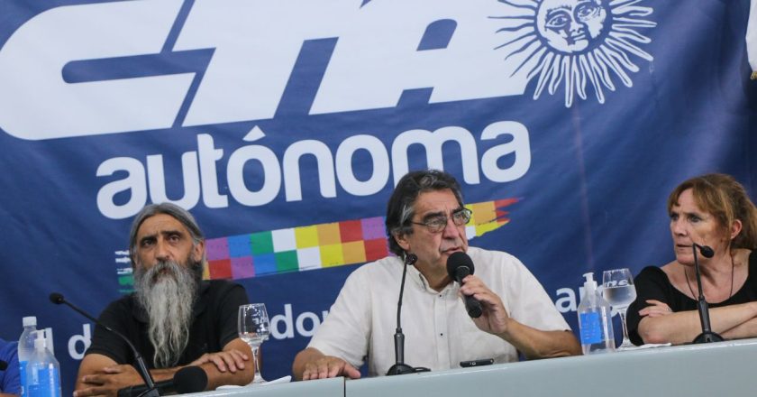 Godoy advirtió que «el gobierno sigue subordinado a un esquema de ajuste» y avisó que «no lo vamos a permitir»
