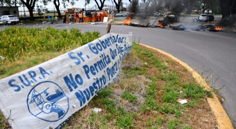 #Grave Desde un auto dispararon a una protesta de portuarios, desde el Supa responsabilizan a Vicentín y piden que se les quite la concesión del puerto de Rosario