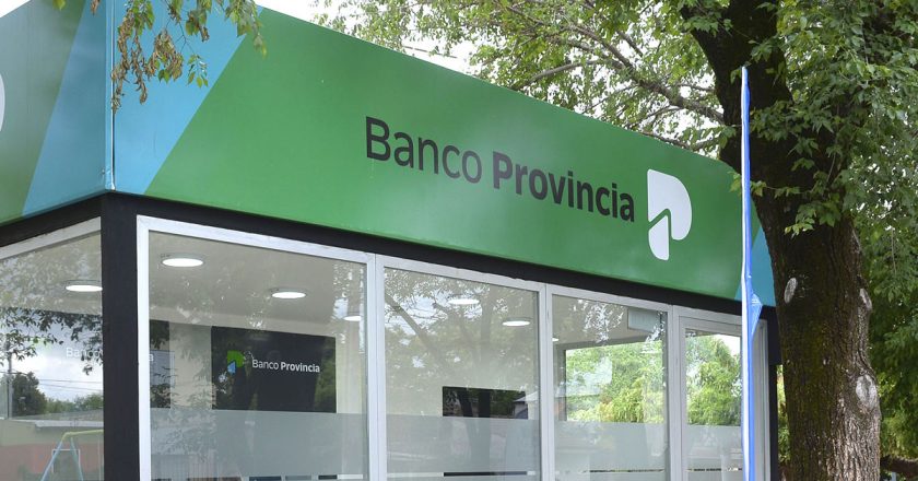Paro de La Bancaria en el Banco Provincia para exigir la derogación de la Ley que modificó el régimen jubilatorio