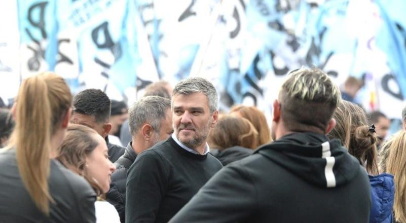 Zabaleta se desmarca de Massa y avisa que en Hurlingham se discutirán paritarias todos los meses para asegurar que los salarios le ganen a la inflación