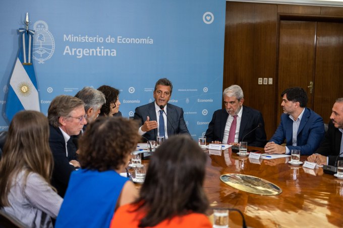 El Gobierno presentó la Agencia de Cannabis, anunció un alivio fiscal para productores y destacó que el sector generará 5 mil puestos de trabajo genuinos en lo inmediato
