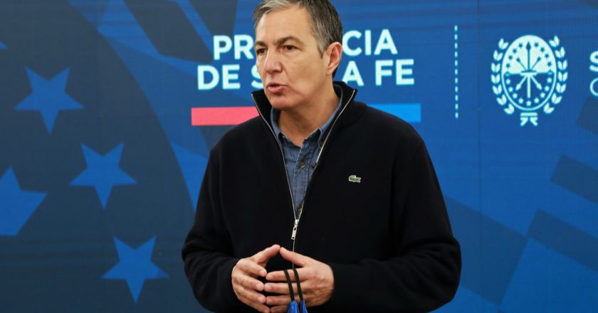 Ministro santafesino dijo que el Puerto de Rosario «está parado por responsabilidad de la empresa»