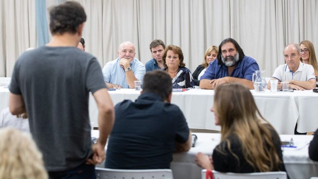 Un 40% semestral con monitoreo, la propuesta salarial de Kicillof a los gremios docentes que quedaron en consultar a las bases y contestar el lunes