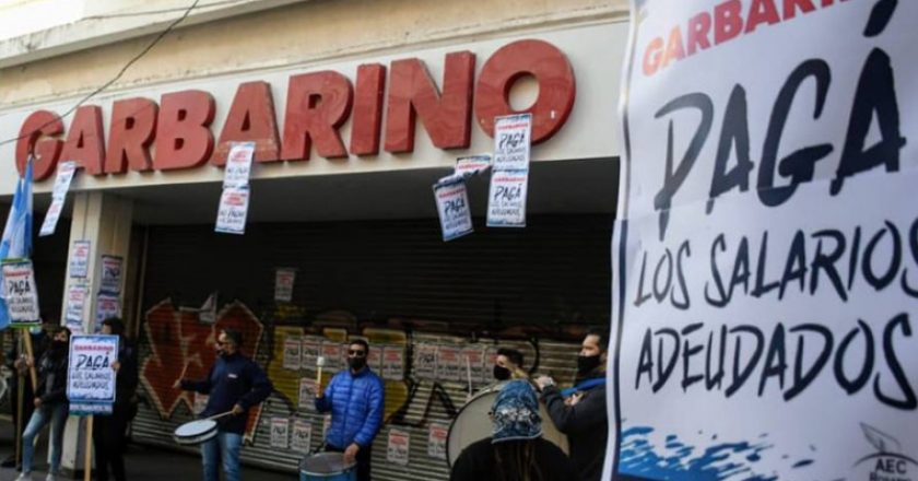 Ahora Garbarino pretende despedir con causa a 300 empleados que habían aceptado el retiro voluntario y a los que nunca les pagó nada