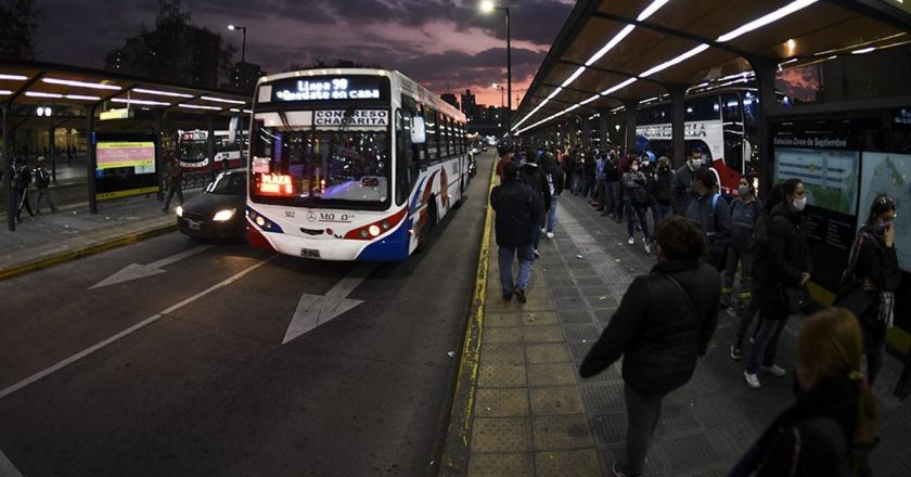 La discusión entre Massa y los empresarios por los subsidios al transporte empantana la paritaria de los choferes y empuja a la UTA al conflicto