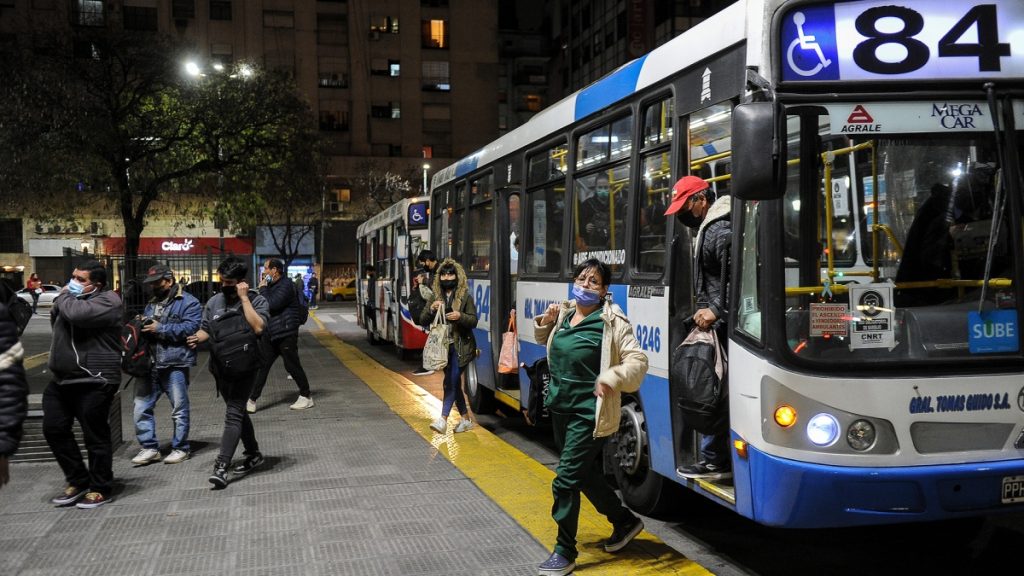 La discusión entre Massa y los empresarios por los subsidios empantana la paritaria de los choferes y empuja a la UTA al conflicto