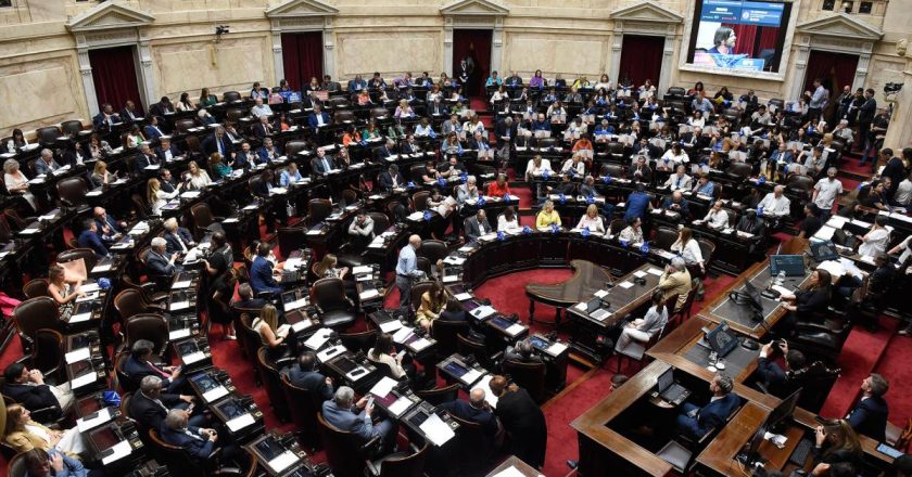 Con una audiencia pública, el oficialismo redobla la presión para que se apruebe la ley que permitiría que 800 trabajadores accedan a una jubilación