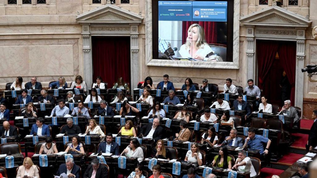 Con una audiencia pública, el oficialismo redobla la presión para que se apruebe la ley que permitiría que 800 trabajadores accedan a una jubilación