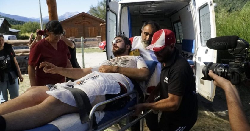 Marcha por la soberanía a Lago Escondido: Atacan y hieren al hijo de un sindicalista de La Bancaria