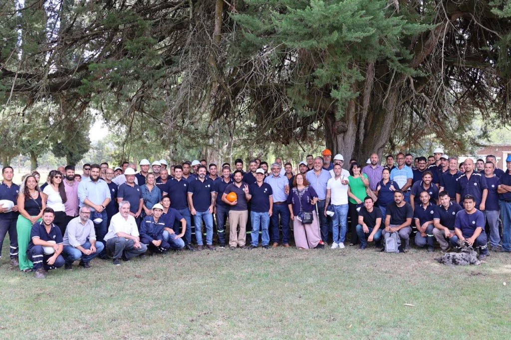 Kicillof mandó a Correa a la reapertura de Fanazul, planta cerrada en el macrismo y le dijo a los trabajadores que se sientan "acompañados a pleno por el gobierno provincial"