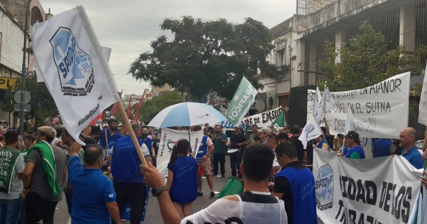 Emsur Argentina anunció el cierre y el despido de 75 operarios y el gremio gráfico cordobés avisó que lanzará un plan de lucha en defensa de los puestos de trabajo