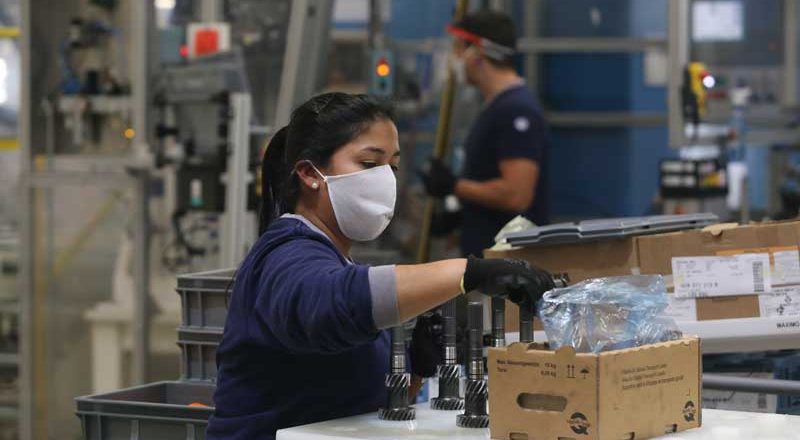 La presencia de mujeres aumento un 50% en el mercado de trabajo, tras las últimas tres décadas