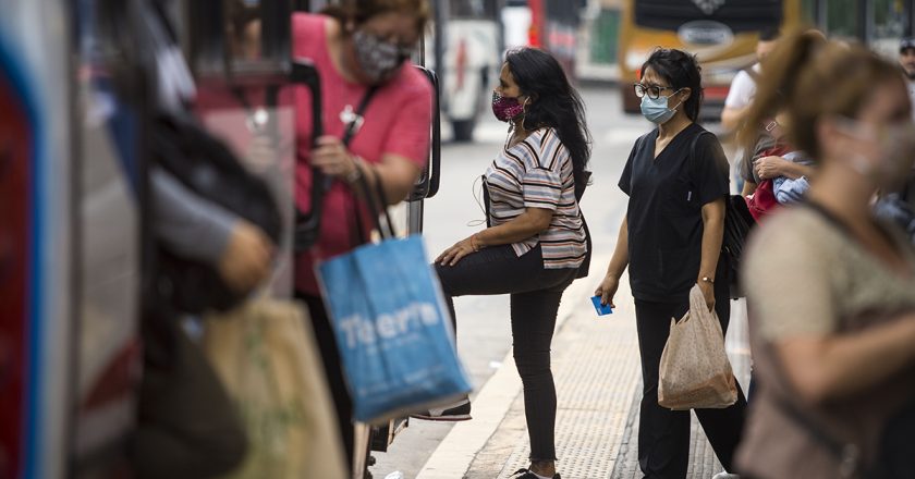 Test para Javier Milei: recibió el mercado de trabajo con una desocupación que cayó al 5,7%, según el Indec