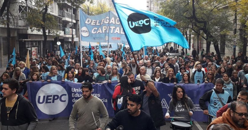 Paro de la salud y de los docentes, el doble conflicto salarial cordobés que empaña las aspiraciones nacionales de Schiaretti