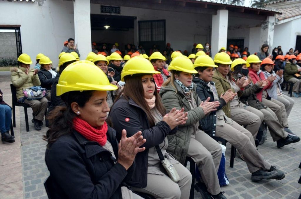 Más de 400 mujeres iniciaron el ciclo de formación 2023 para sumarse a la actividad de la Construcción en Salta