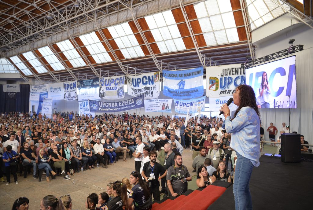 Kicillof se llevó el respaldo del congreso de delegados de UPCN: "Contamos con los trabajadores para seguir impulsando la recuperación del salario"