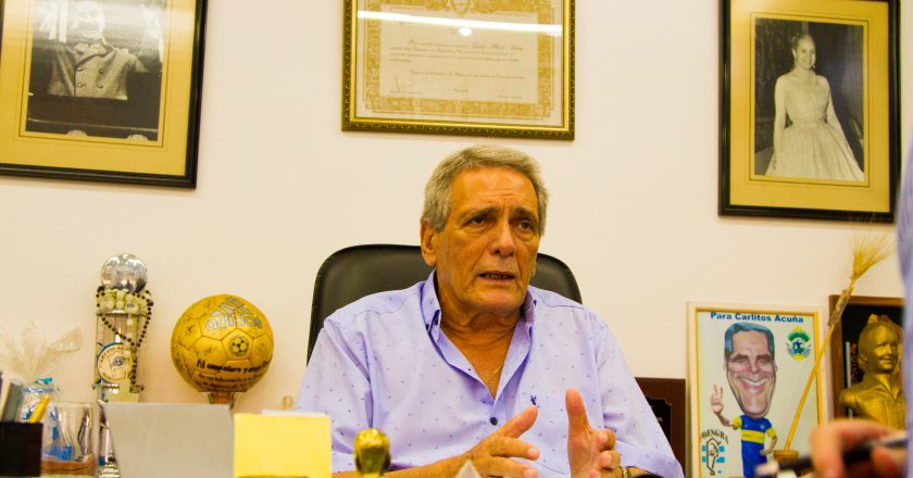Carlos Acuña: «Cuando hay un gobierno peronista que atiende las necesidades del pueblo, con los bombardeos que realizan los sectores más concentrados es imposible que nos pueda ir bien»