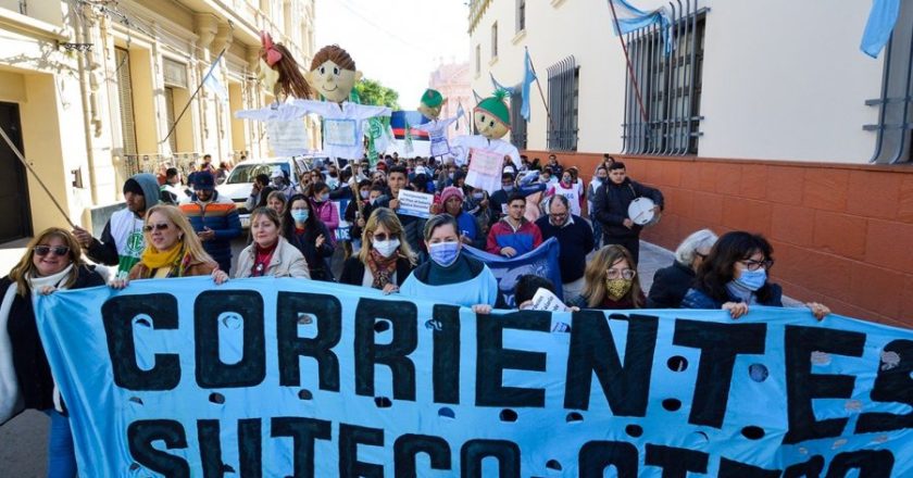 Docentes correntinos destacaron el alto acatamiento al primer día de paro provincial y le pidieron a Valdés la reapertura de la paritaria