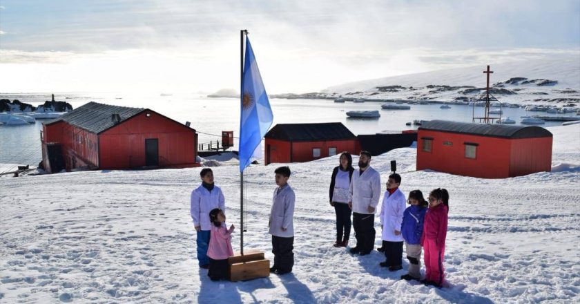 Tierra del Fuego acordó un aumento salarial del 41% para docentes con vigencia hasta abril