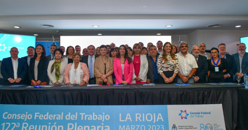 Olmos: «La oposición quiere una devaluación y un ajuste draconiano sobre los ingresos de las familias»