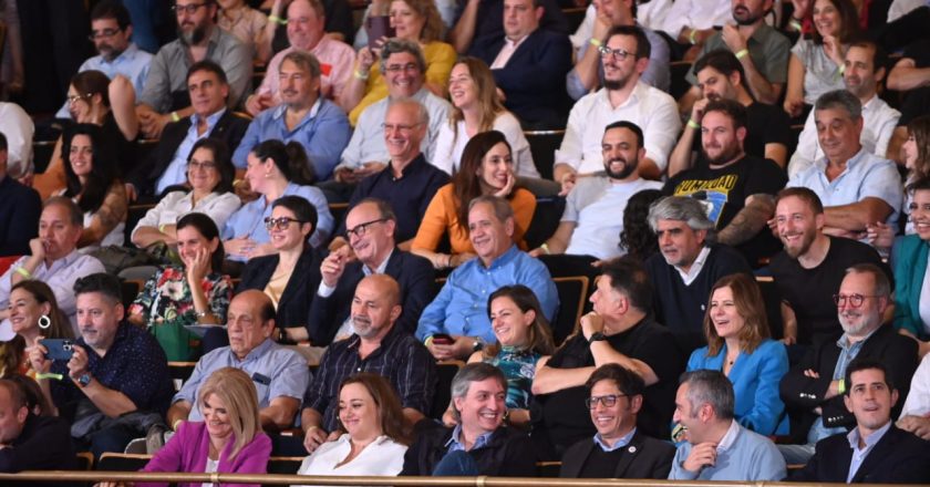 Acompañada de los dipusindicalistas, Cecilia Moreau celebró el lanzamiento de la escuela de formación política Néstor Kirchner: «La prioridad del Gobierno es resolver la situación económica»