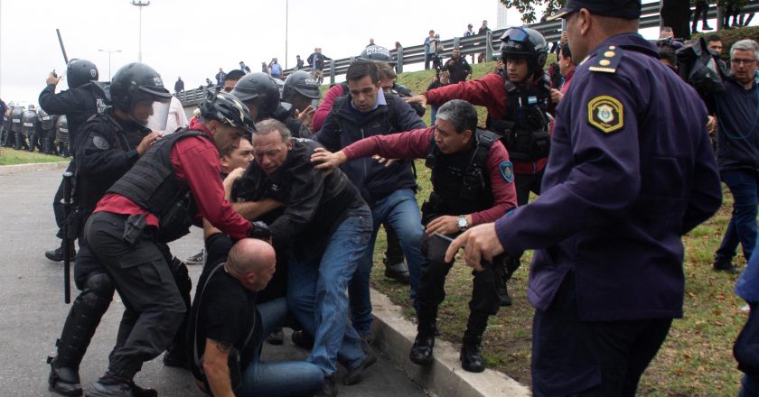 #AHORA Paro en ocho líneas de colectivos del Oeste por la detención de dos choferes que participaron de la agresión a Berni