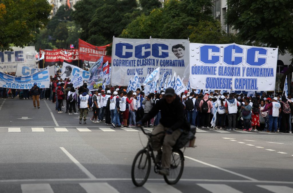 Tolosa Paz sube el tono de su pelea con el gremio de las organizaciones sociales y les pide "que gasten menos en movilización y en intentar instalar que somos el gobierno del ajuste"