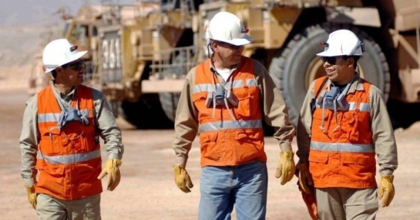 El empleo en minería creció 9,2% interanual en diciembre y el trabajo femenino en el sector 28,1%