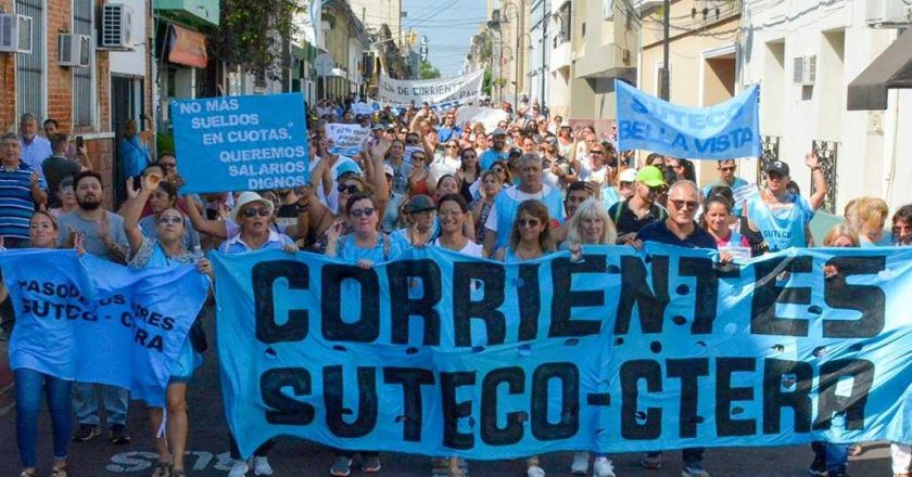 Pararon los docentes en Corrientes y el Gobierno provincial anunció el descuento de los días no trabajados