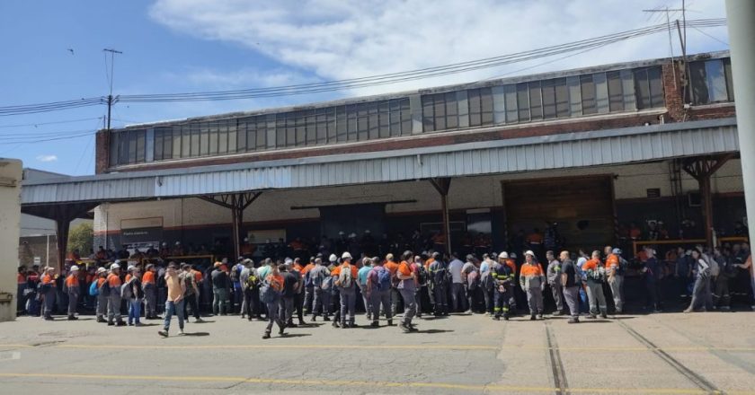 Volvió a fracasar la paritaria y la UOM irá a una última audiencia con la decisión de encarar una huelga total el jueves en todas las plantas siderúrgicas